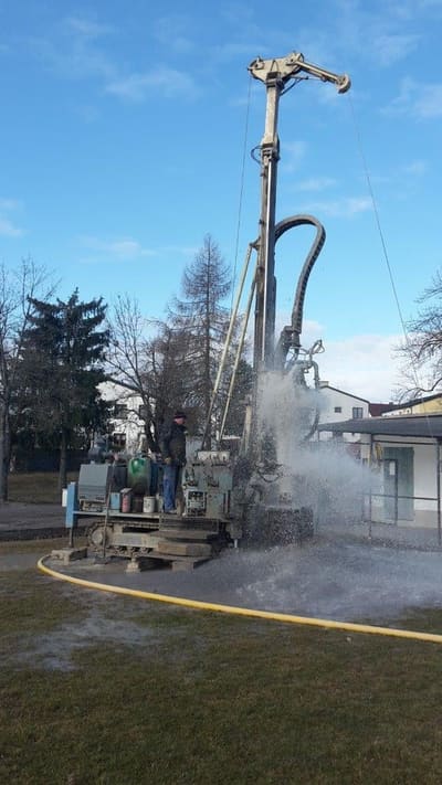 Brunnenbohrung, Foto 3 von 9 (öffnet in neuem Tab)